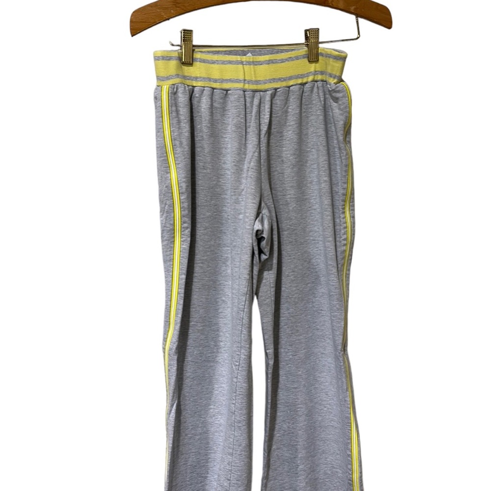 Gray and yellow size small IZOD stretch pants